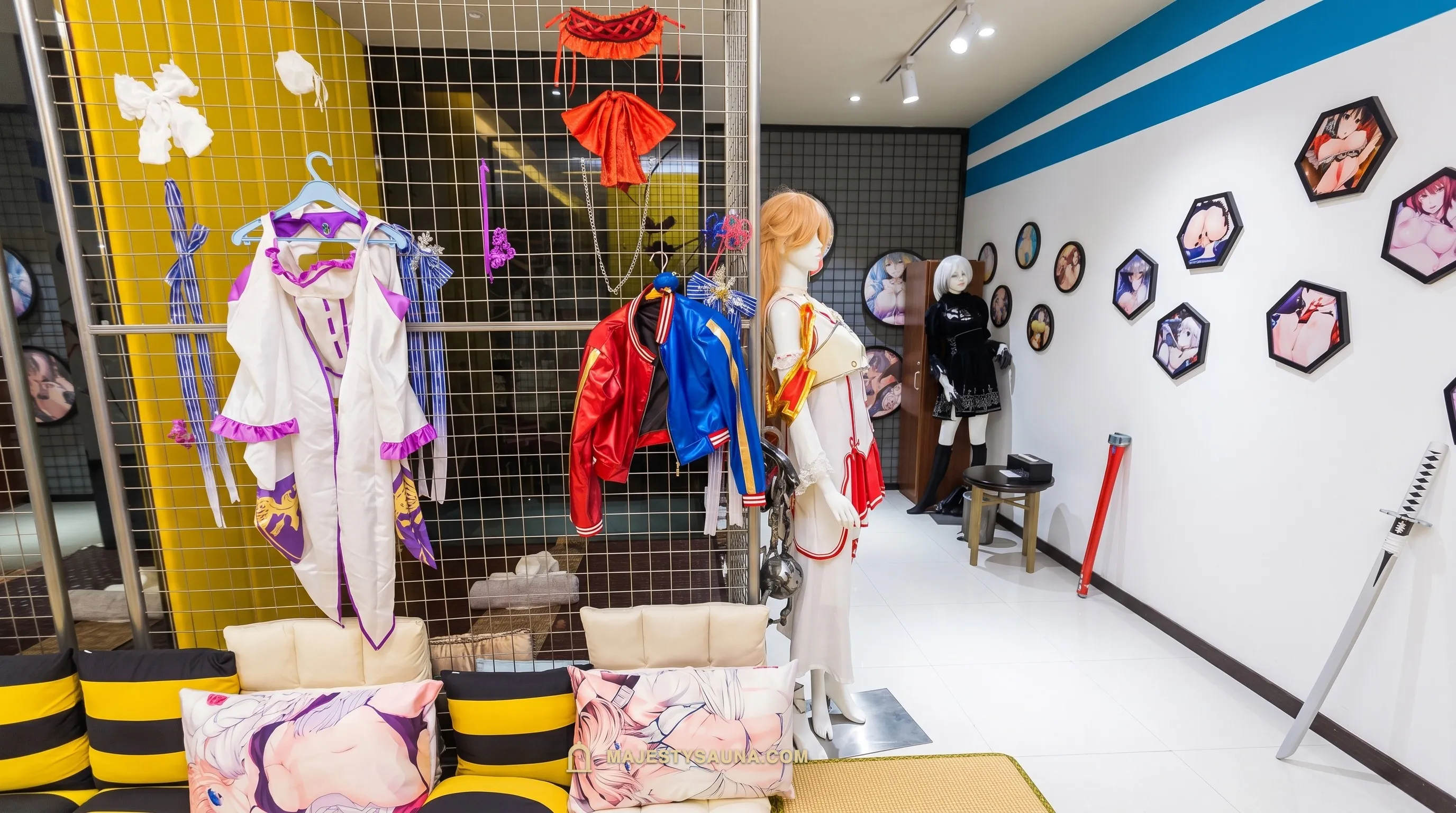 尊貴水療角色扮演主題房服裝展示